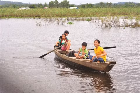 Une classe au milieu d’un lac-réservoir à Dông Nai ảnh 1 Une classe au milieu d’un lac-réservoir à Dông Nai ảnh 1