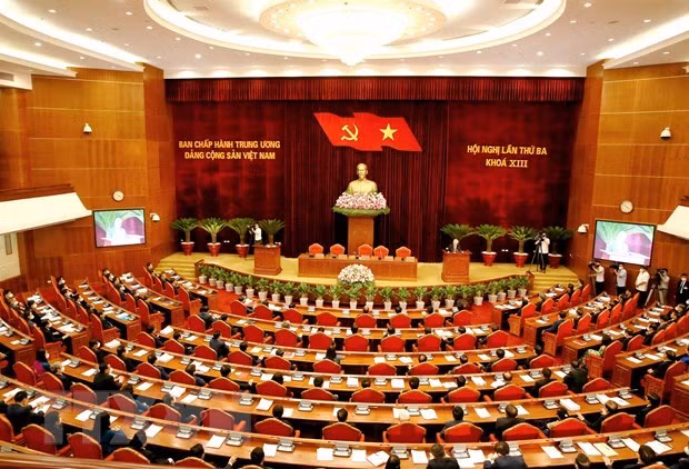 Clôture du 3e Plénum du Comité central du Parti communiste du Vietnam ảnh 1
