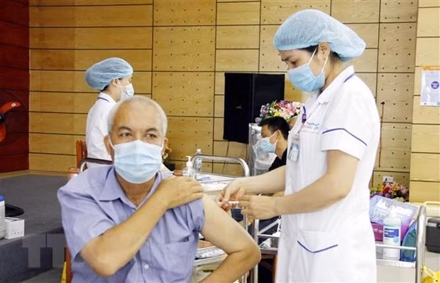 Le Vietnam vise l’immunité collective fin 2021 début 2022 ảnh 1