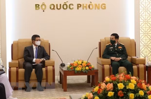 Le Vietnam et l'Indonésie renforcent leur coopération en matière de défense ảnh 1