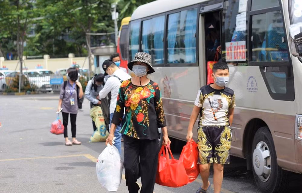 COVID-19 : les règlementations pour les passagers transportés par l’avion et le train ảnh 1 COVID-19 : les règlementations pour les passagers transportés par l’avion et le train ảnh 1