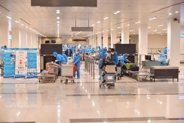 COVID-19 : trois nouveaux cas importés signalés lundi matin ảnh 1