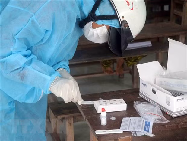 ​COVID-19 : le Vietnam enregistre 11.131 nouveaux cas et 167 décès ảnh 1
