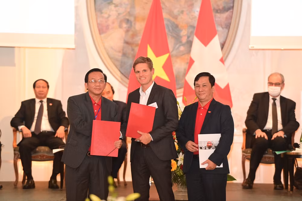 Vietjet signe un accord de 150 millions de dollars avec un fournisseur de services MRO suisse ảnh 2