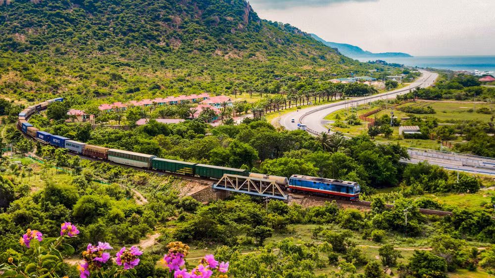 Le chemin de fer Nord-Sud à la première place d'un classement de Lonely Planet ảnh 1