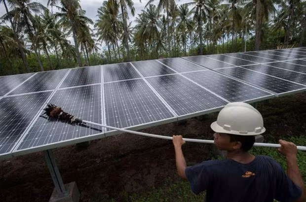 L'Indonésie prévoit d'installer un panneau solaire de 200 MW ảnh 1 L'Indonésie prévoit d'installer un panneau solaire de 200 MW ảnh 1