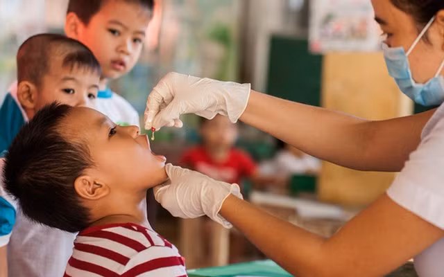 Hanoï fournit de vitamine A à près de 400.000 enfants ảnh 1