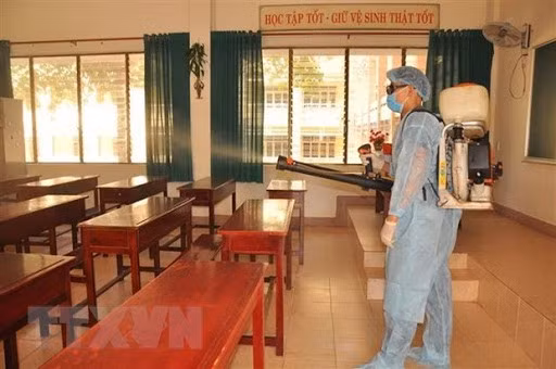  COVID-19 : Le Vietnam renforce les mesures de confinement ảnh 1