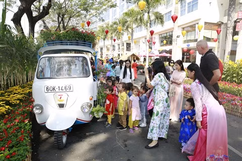Ouverture de la foire aux fleurs printanières de Phu My Hung ảnh 1