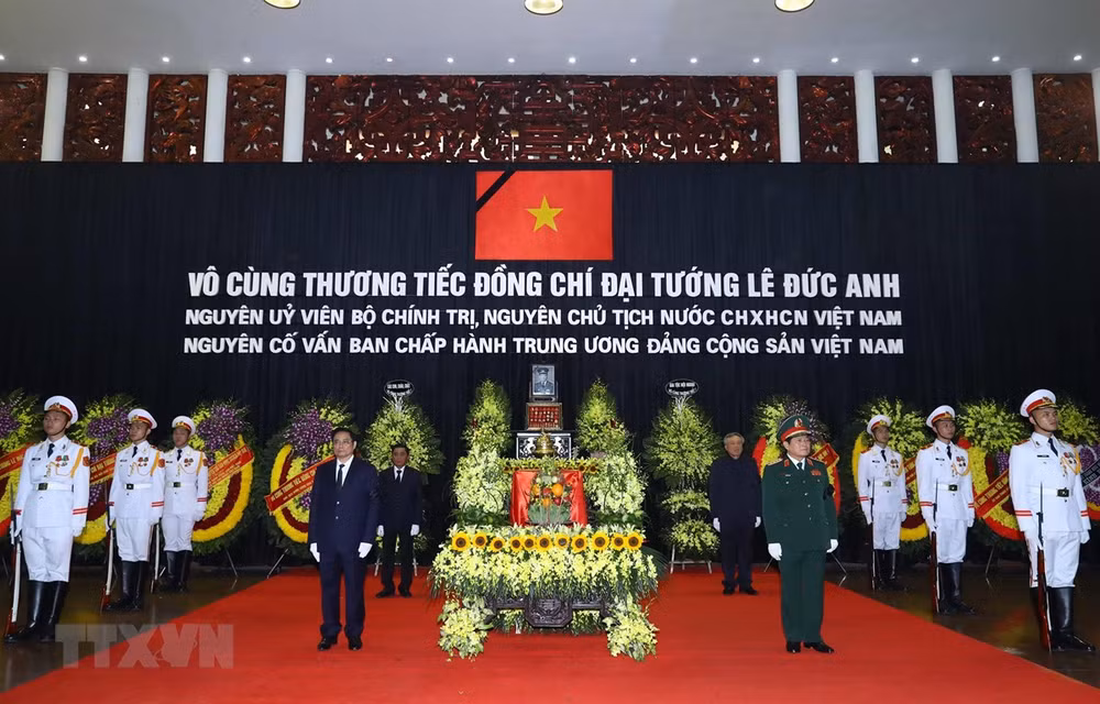 Cérémonie commémorative à la mémoire de l’ancien président Lê Duc Anh ảnh 1
