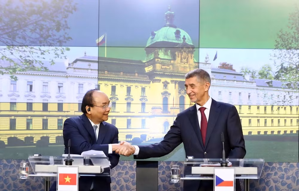 Ouvrir un vaste espace de coopération entre le Vietnam, la Roumanie et la République tchèque ảnh 1 Ouvrir un vaste espace de coopération entre le Vietnam, la Roumanie et la République tchèque ảnh 1