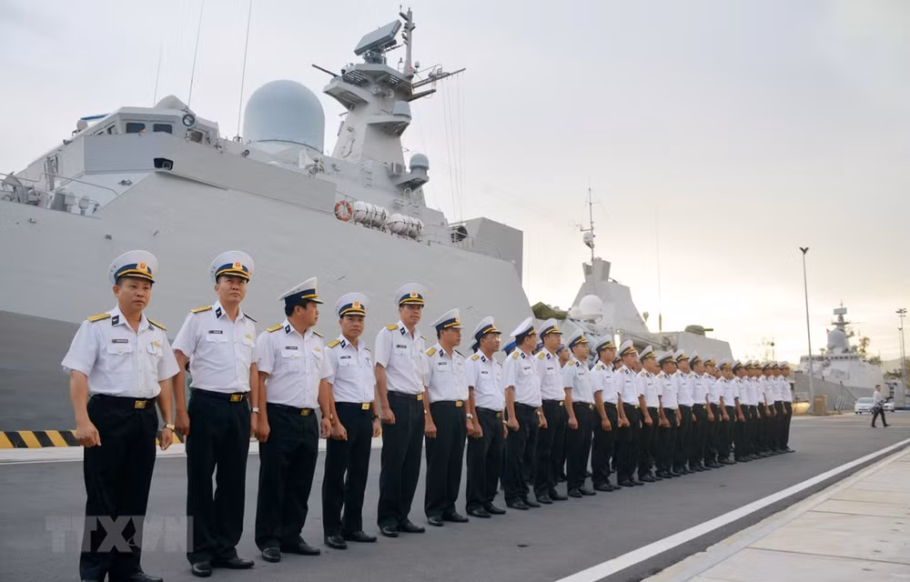 La frégate lance-missiles 016 se rend en Russie ảnh 1 La frégate lance-missiles 016 se rend en Russie ảnh 1
