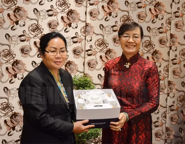 Hô Chi Minh-Ville et Xieng Khouang stimulent la coopération ảnh 1