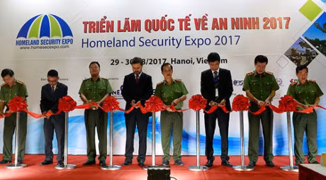 Ouverture de la 2e exposition internationale sur la sécurité à Hanoï ảnh 1