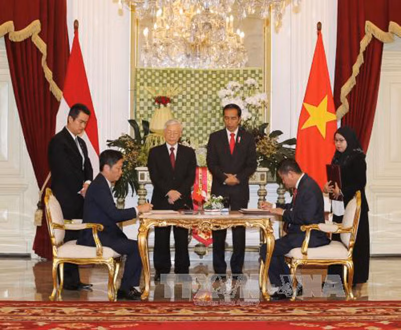 Vietnam et Indonésie signent plusieurs documents de coopération ảnh 1