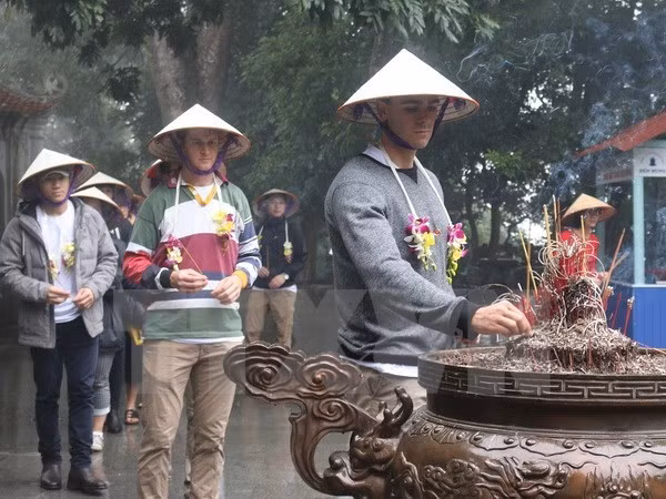 De premiers touristes étrangers de 2018 visitent Phu Tho ảnh 1