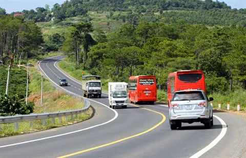 Infrastructures routières: avantages et limites des projets BOT et BT ảnh 1