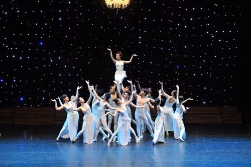 Ballet de Balanchine à l’Opéra d'Ho Chi Minh-Ville ảnh 1