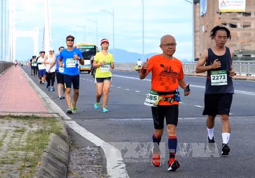 Plus de 5.000 coureurs au 5e marathon international de Da Nang ảnh 1