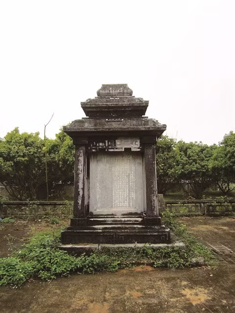 Le mystère des tombeaux de mandarins à Bac Giang dans le Nord ảnh 2 Le mystère des tombeaux de mandarins à Bac Giang dans le Nord ảnh 2