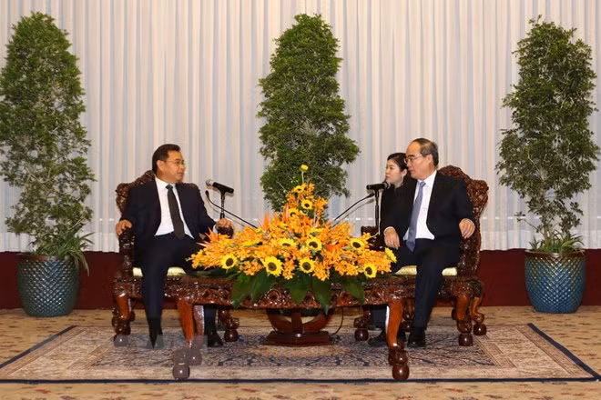Ho Chi Minh-Ville souhaite renforcer sa coopération avec le Laos ảnh 1