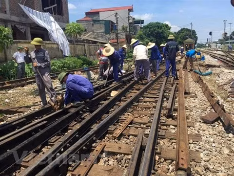 Environ 7.000 milliards de dôngs pour améliorer la vitesse du train ảnh 2
