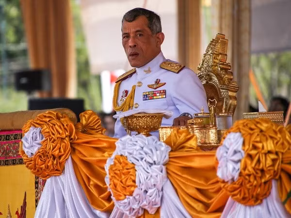 Thaïlande: le prince héritier Maha Vajiralongkorn accepte de monter sur le trône ảnh 1