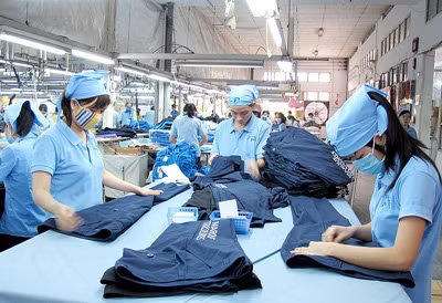 Textile-habillement, le premier produit vietnamien exporté aux Etats-Unis ảnh 1 Textile-habillement, le premier produit vietnamien exporté aux Etats-Unis ảnh 1