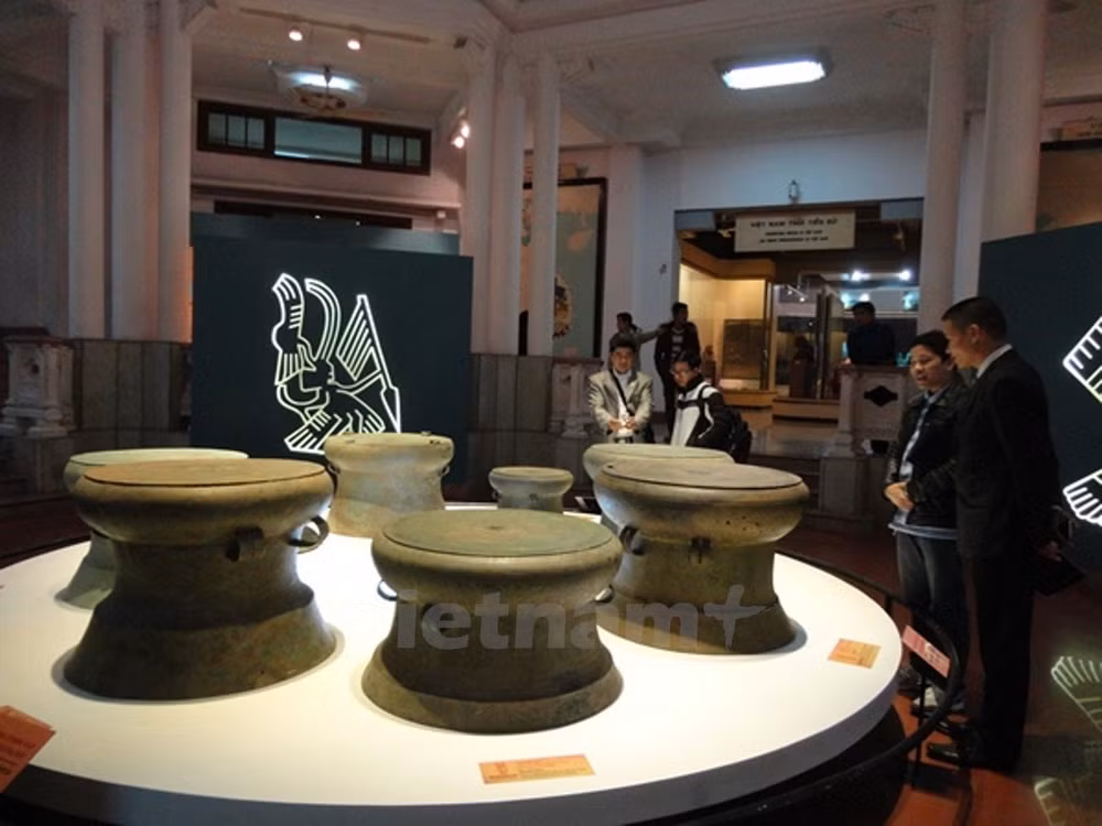 Seize trésors nationaux du Vietnam sortent de leurs coffres ảnh 1