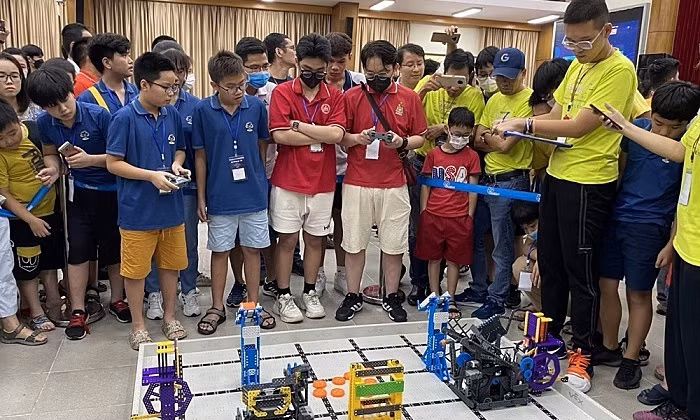 Le concours national de robotique VEX IQ Robotics 2023 sur le départ ảnh 2