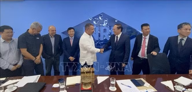 Le Vietnam et Cuba resserrent leur coopération en matière d'hydrométéorologie et d'environnement ảnh 1