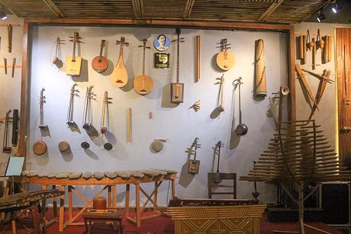Une exposition d'instruments de musique traditionnels des ethnies du Vietnam prévue en avril ảnh 1