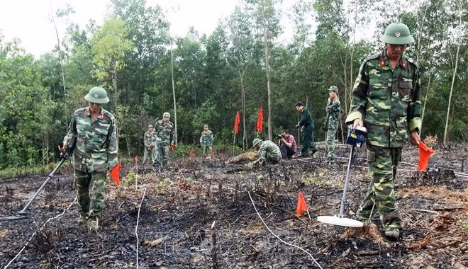 Des amis américains soutiennent le règlement des conséquences des bombes et mines au Vietnam ảnh 1