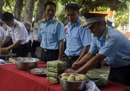 Le district insulaire de Truong Sa attend le Têt du Coq ảnh 3