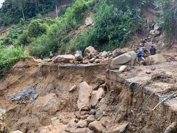 Le typhon Molave fait au moins 23 morts et 47 disparus ảnh 1