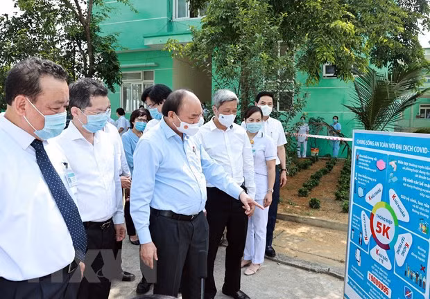 COVID-19: le Vietnam renforce les mesures de prévention face à la détection de nouveaux cas ảnh 1