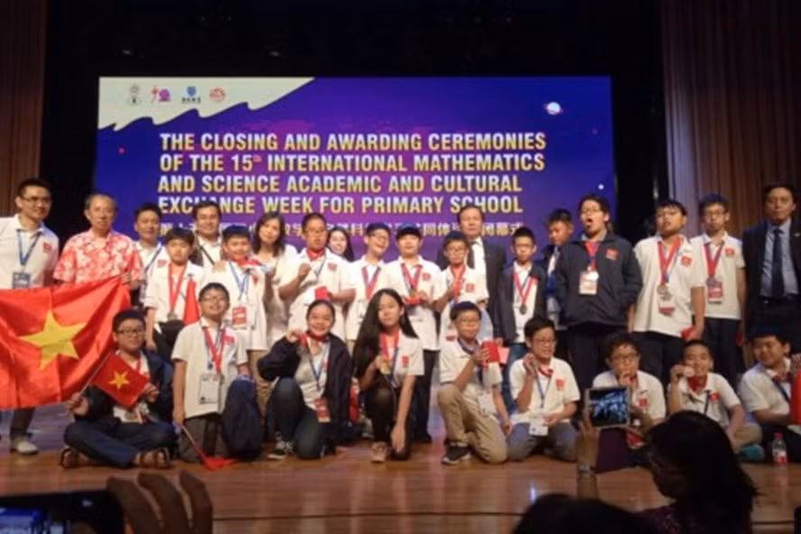 Maths et Sciences : excellente réussite des élèves vietnamiens à l’IMSO 2018 ảnh 1