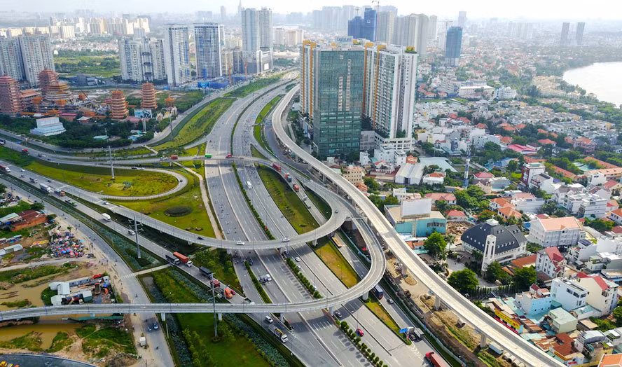 Ho Chi Minh-Ville nécessite environ 42,2 mlds d’USD pour développer ses infrastructures de transport ảnh 1
