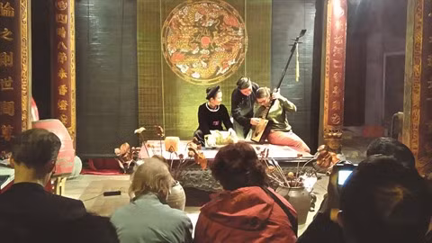 La musique traditionnelle reprend ses quartiers à Hanoï ảnh 1