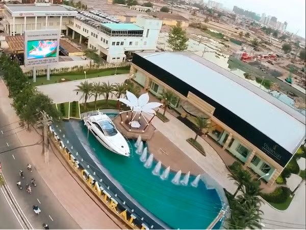 Vinhomes Central Park, le plus grand parc riverain du Vietnam ảnh 1