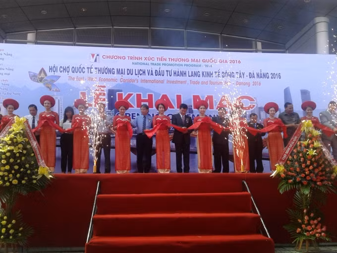 Ouverture de la foire EWEC-Dà Nang 2016 ảnh 1 Ouverture de la foire EWEC-Dà Nang 2016 ảnh 1