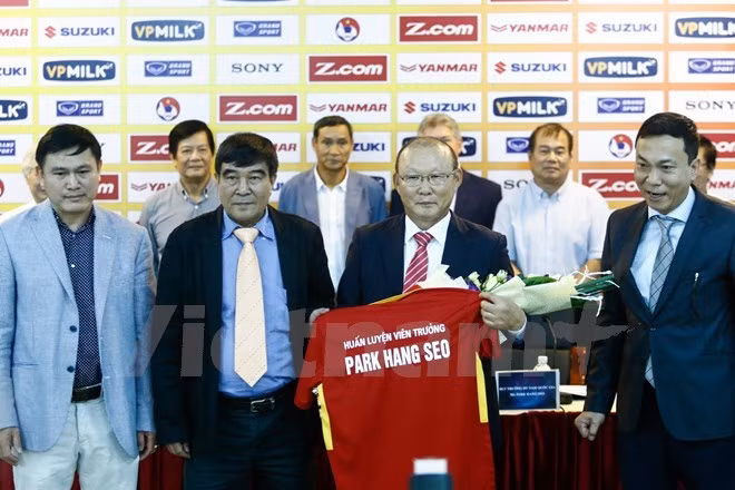 L'équipe nationale de football du Vietnam a un nouvel entraîneur ảnh 1