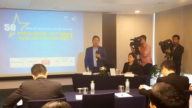 Publication de la liste des 50 leaders des TI au Vietnam en 2017 ảnh 1