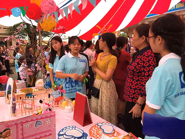 Journée internationale de la fille: donner plus de pouvoir aux petites filles ảnh 1 Journée internationale de la fille: donner plus de pouvoir aux petites filles ảnh 1