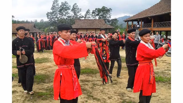 Présentation de l’espace culturel et touristique des ethnies de Hà Giang à Hanoi ảnh 1
