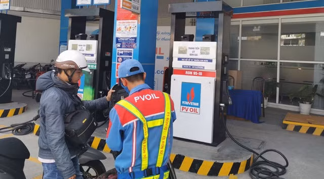 Vietnam : les prix des carburants en baisse ảnh 1 Vietnam : les prix des carburants en baisse ảnh 1