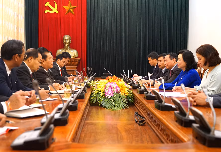 Renforcement des relations entre Hanoï et Vientiane (Laos) ảnh 1