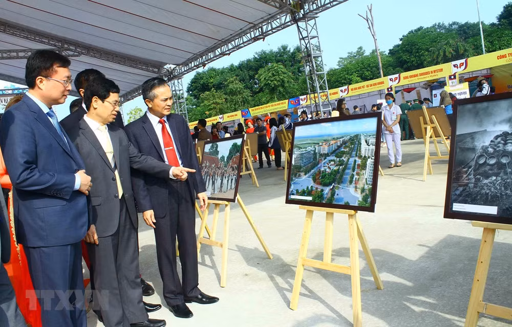 Fête d’amitié Vietnam-Laos dans la province de Nghe An ảnh 1