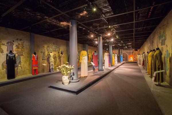 L’ao dai du Têt se décline sous toutes ses formes ảnh 1