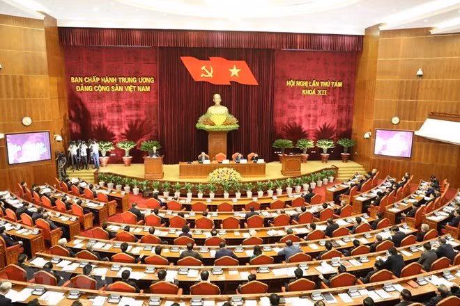 La 4e Journée de travail du 8e Plénum du CC du PCV ảnh 1